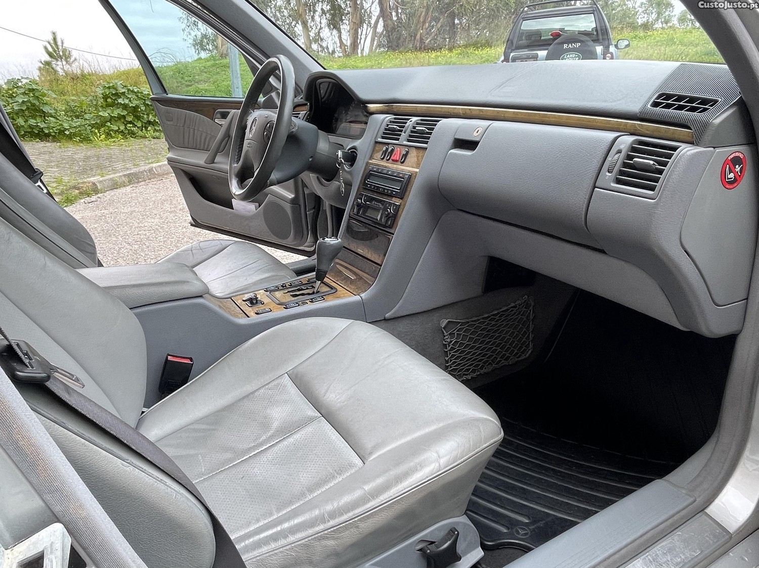 Mercedes-Benz E 320 CDI ADVANTGARDE - NACIONAL (225.000 KM!) — fotografia 4