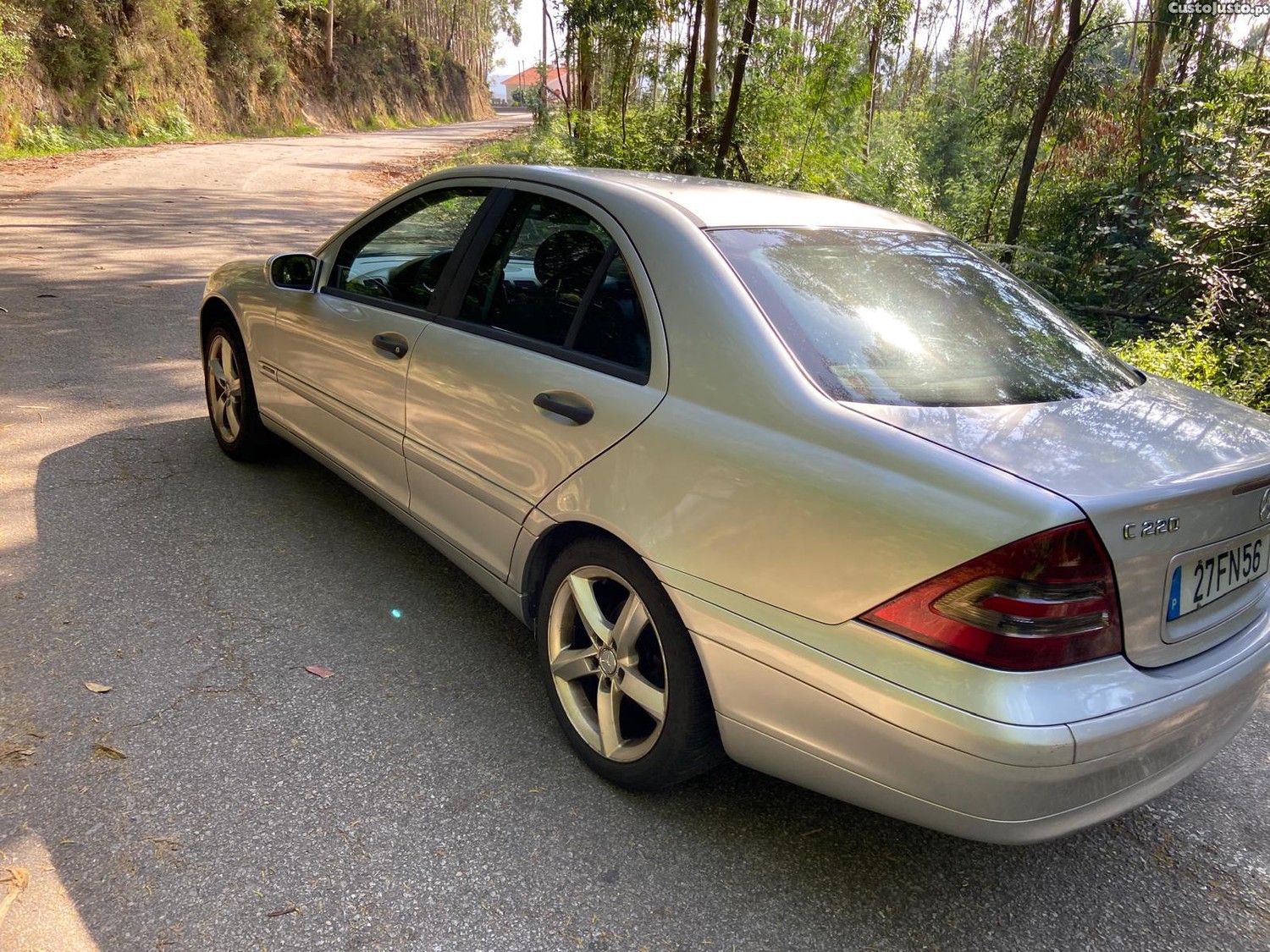 Mercedes-Benz C 220 CDI CaixaAutomática — fotografia 8