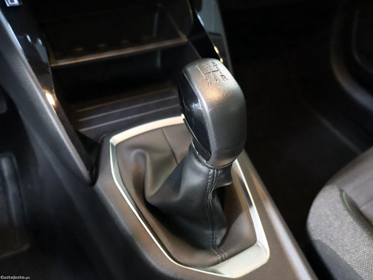 Peugeot 208 1.2 PureTech Active Pack — fotografia 2