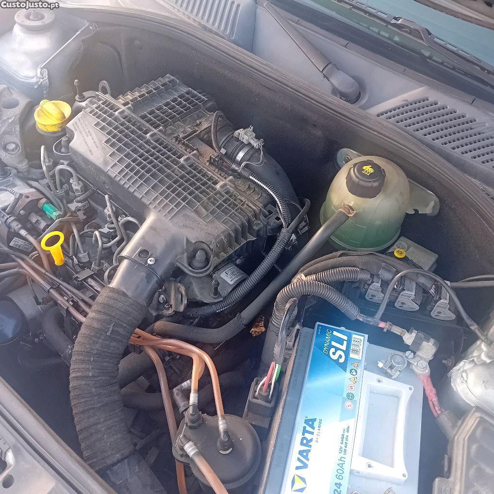 Renault Clio 1.5 dci exclusive — fotografia 7