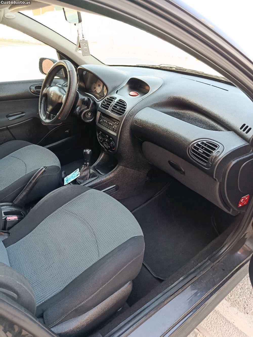 Peugeot 206 SW 1.4 HDI em bom estado !!! Negociável — fotografia 3