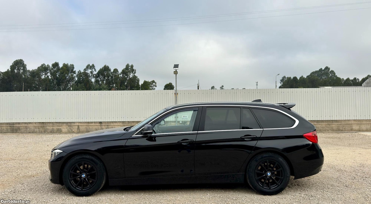 BMW 320 d EfficientDynamics Line Sport - Automática — fotografia 7