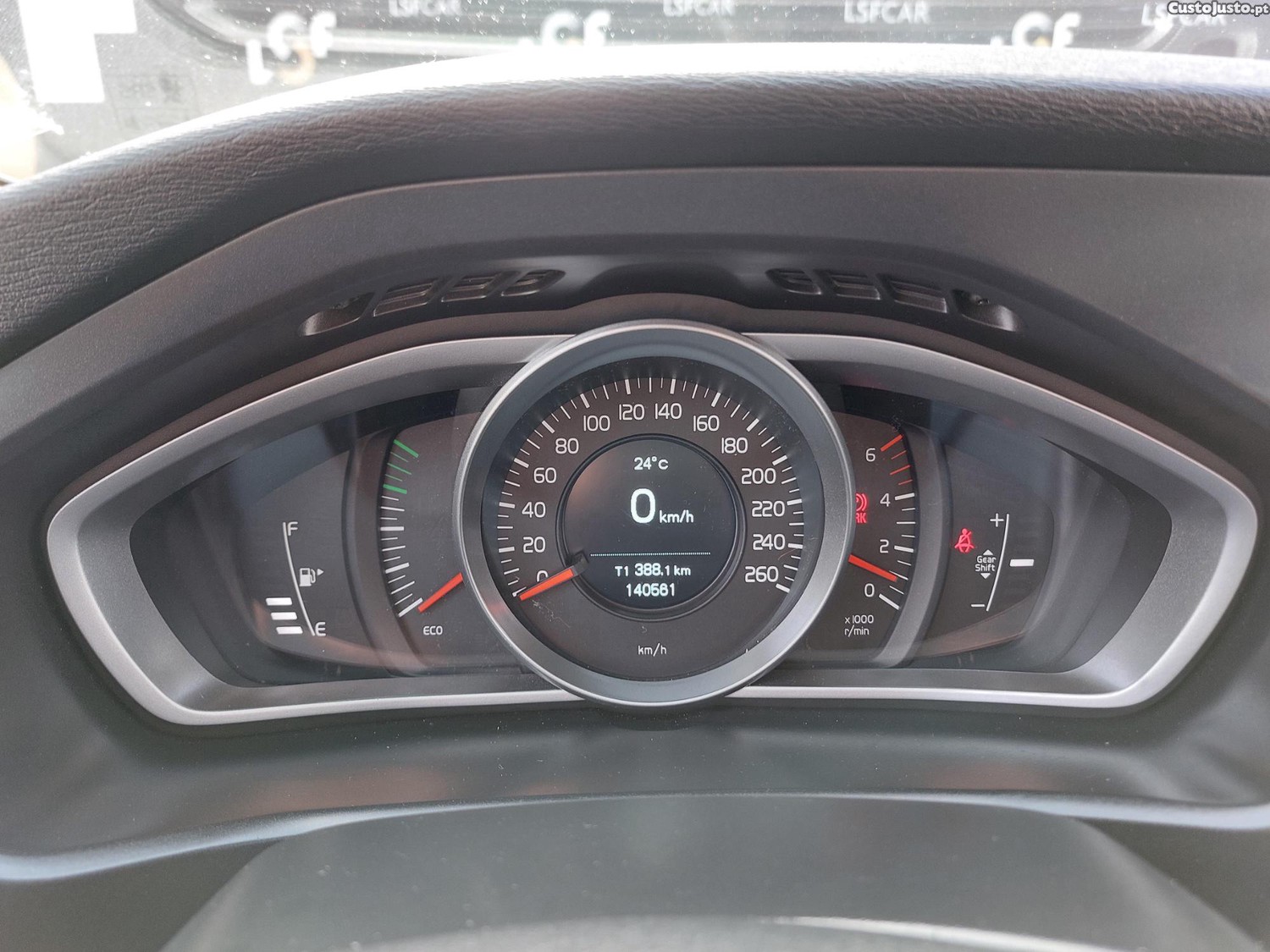Volvo V40 2.0 d2 120cv, 6.v, muito bom — fotografia 8