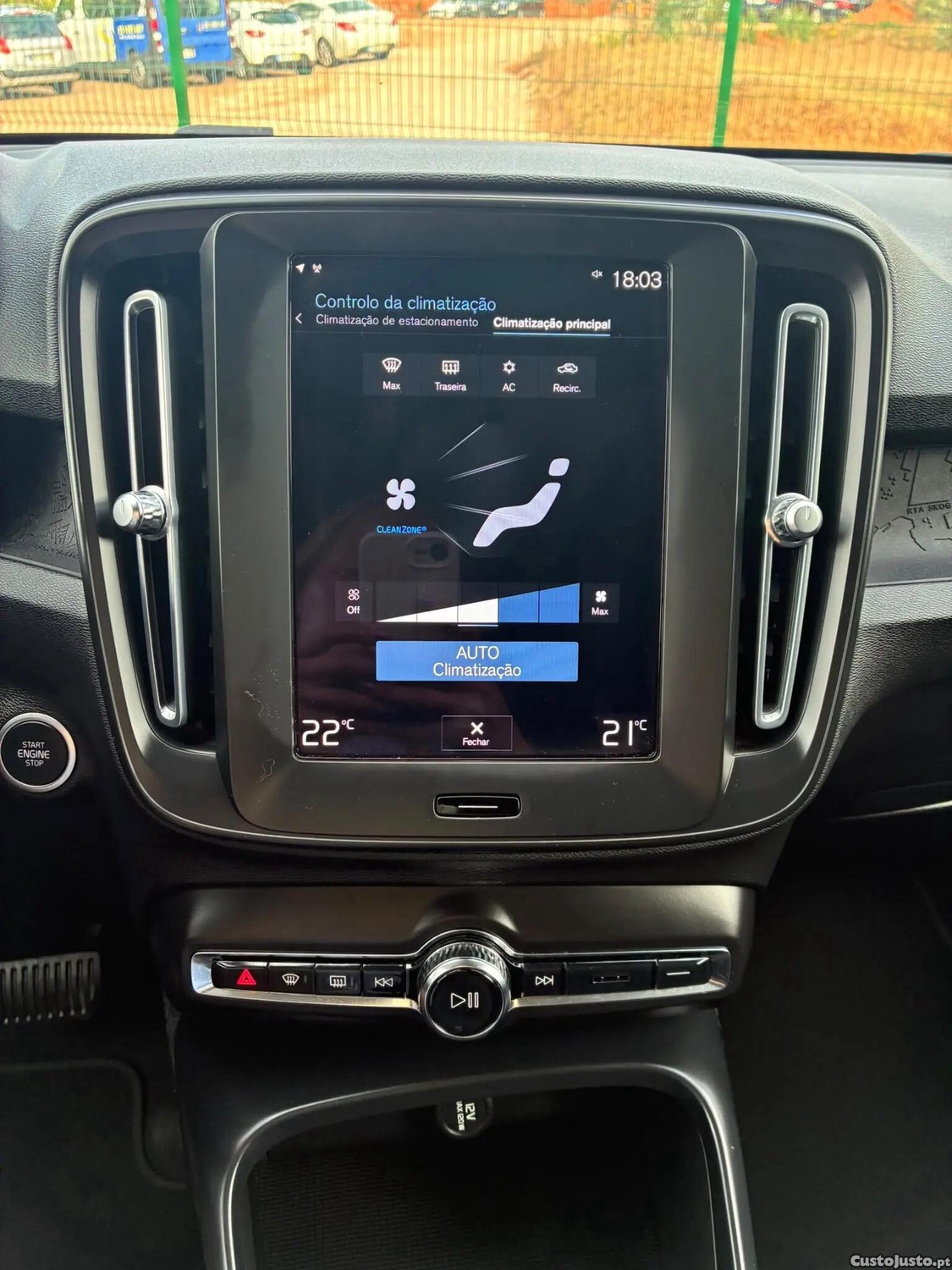 Volvo XC 40 1.5 T2 Momentum Plus Geartronic — fotografia 12