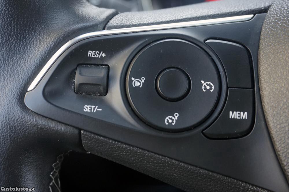 Opel Crossland X 1.2 T GS Line — fotografia 18