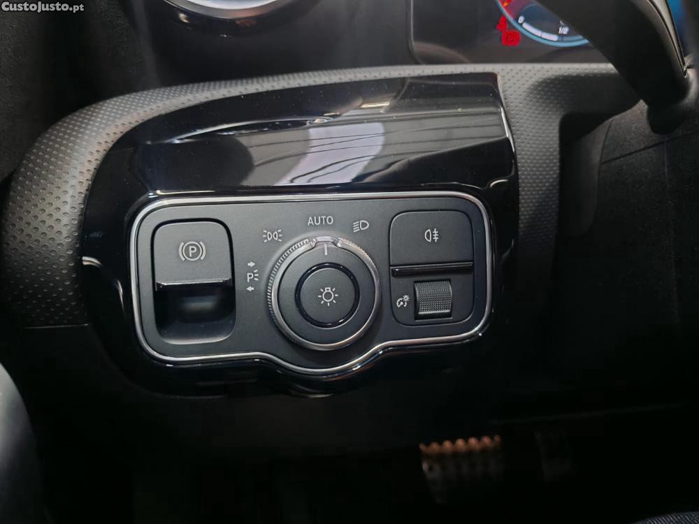 Mercedes-Benz A 180 d AMG Line Aut. — fotografia 8