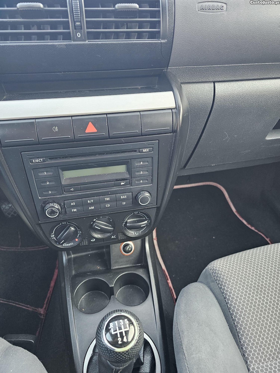 Volkswagen Fox 1.2 Gasolina — fotografia 5