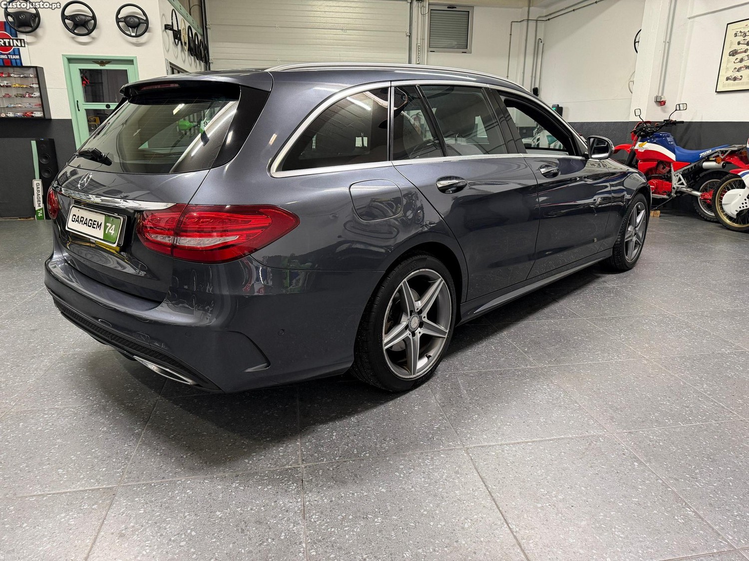 Mercedes-Benz C 300 h AMG Line — fotografia 3