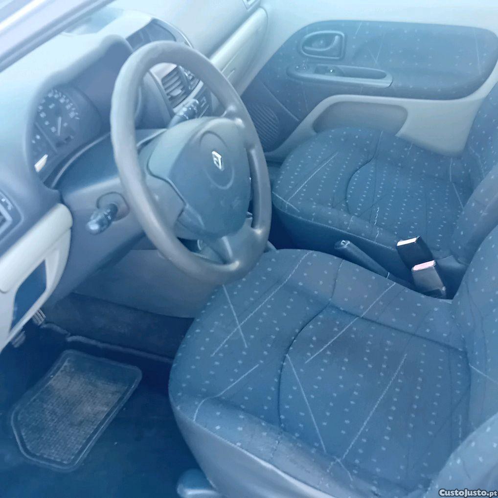 Renault Clio 1.5 dci exclusive — fotografia 6