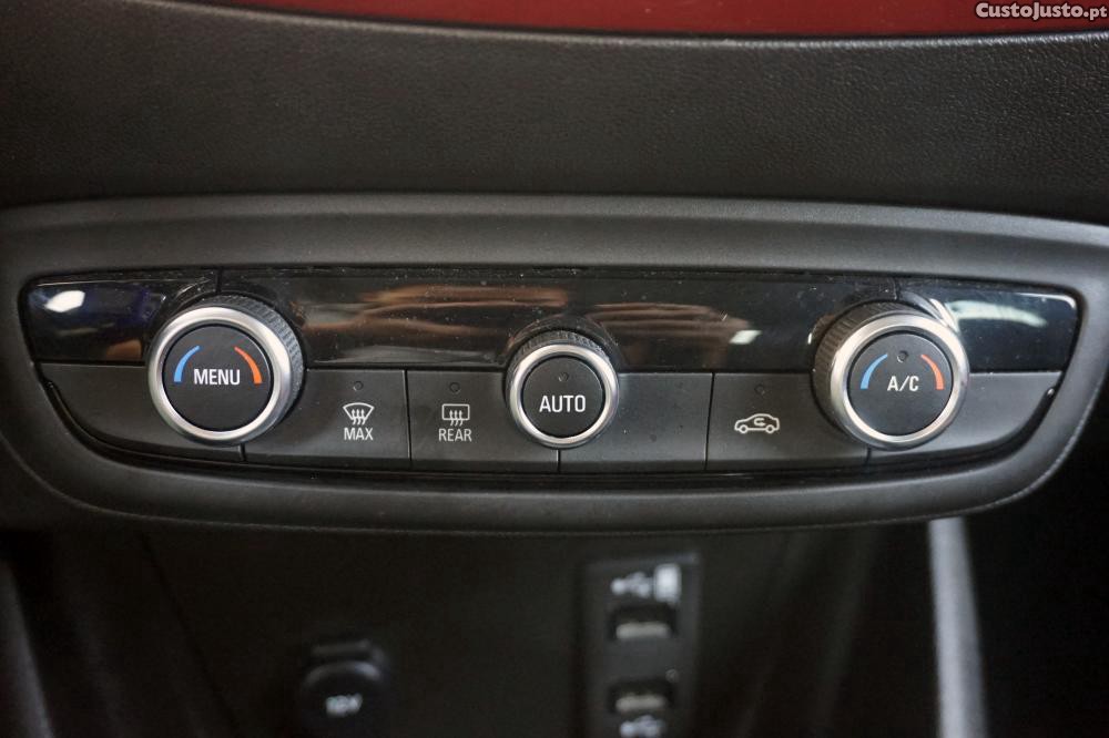 Opel Crossland X 1.2 T GS Line — fotografia 11