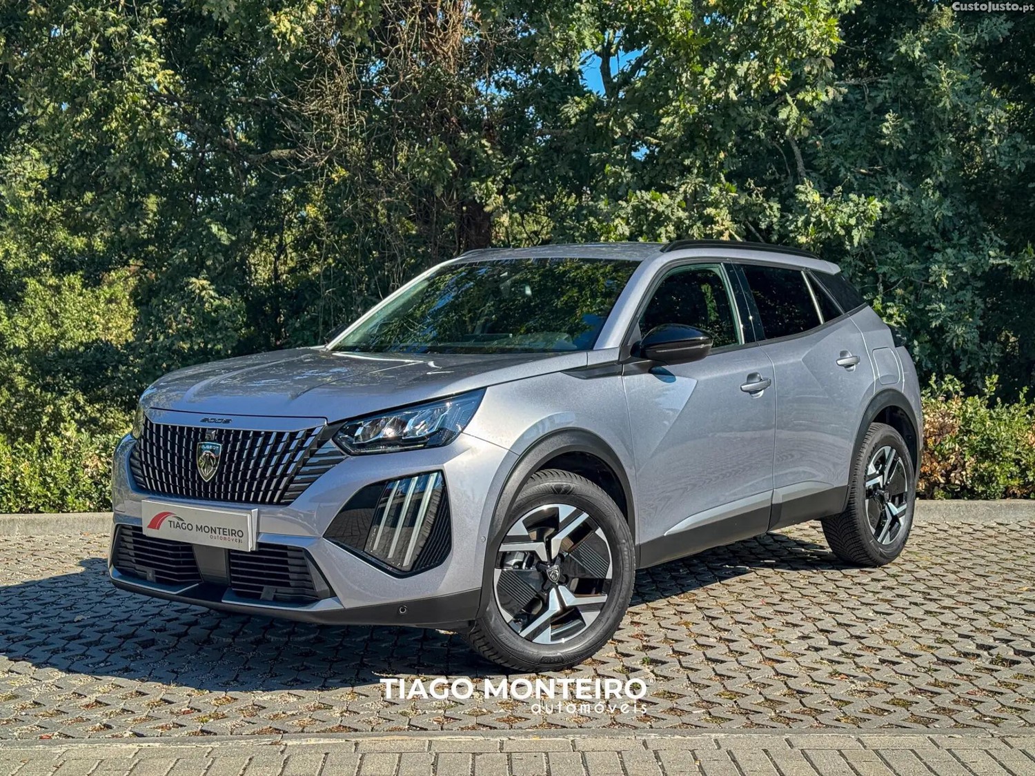 Peugeot 2008 1.2 Hybrid Allure e-DCS6 — fotografia 9