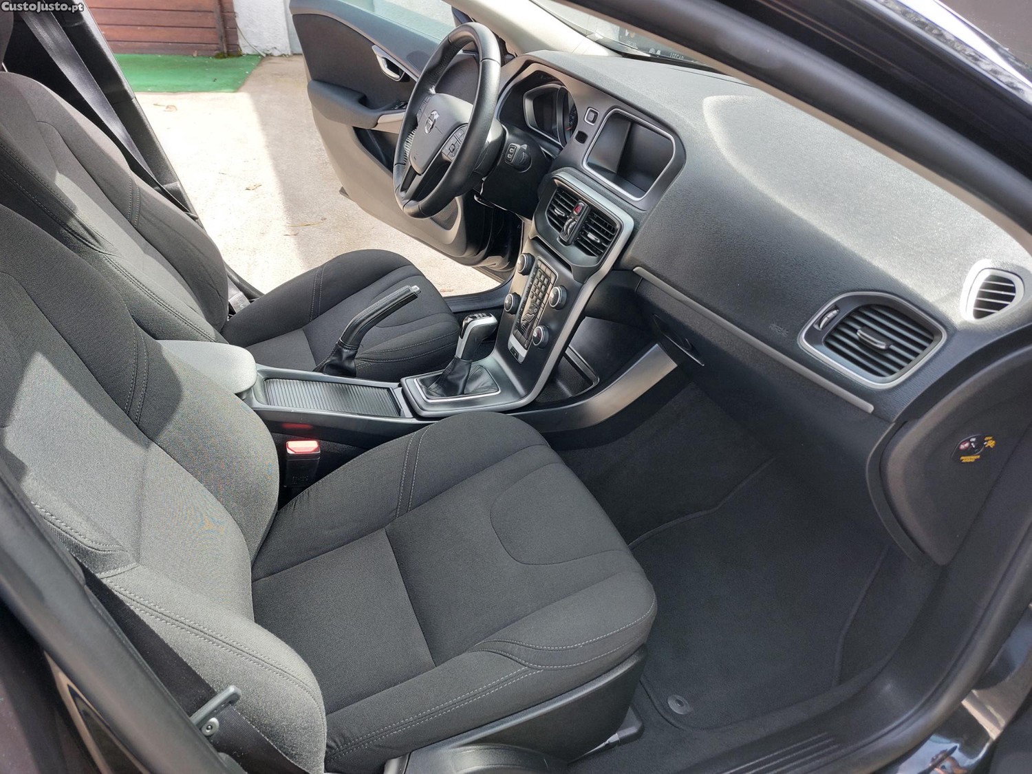 Volvo V40 2.0 d2 120cv, 6.v, muito bom — fotografia 10