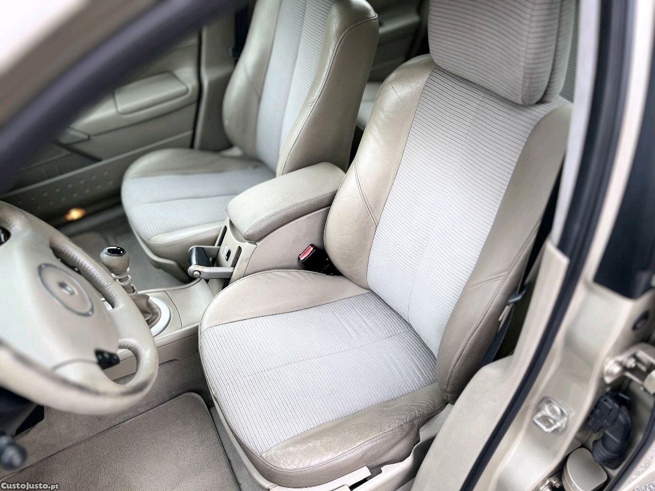 Renault Mégane luxury Motor com 161 mil kms — fotografia 6