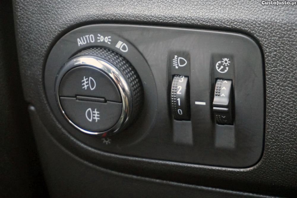 Opel Crossland X 1.2 T GS Line — fotografia 16