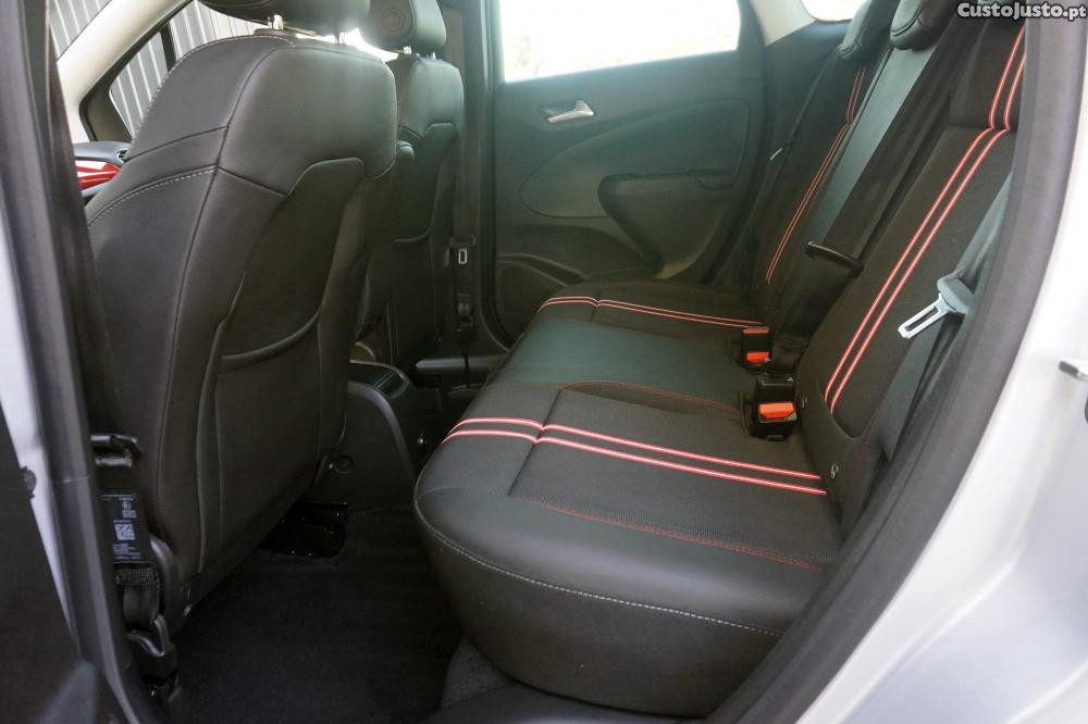 Opel Crossland X 1.2 T GS Line — fotografia 22