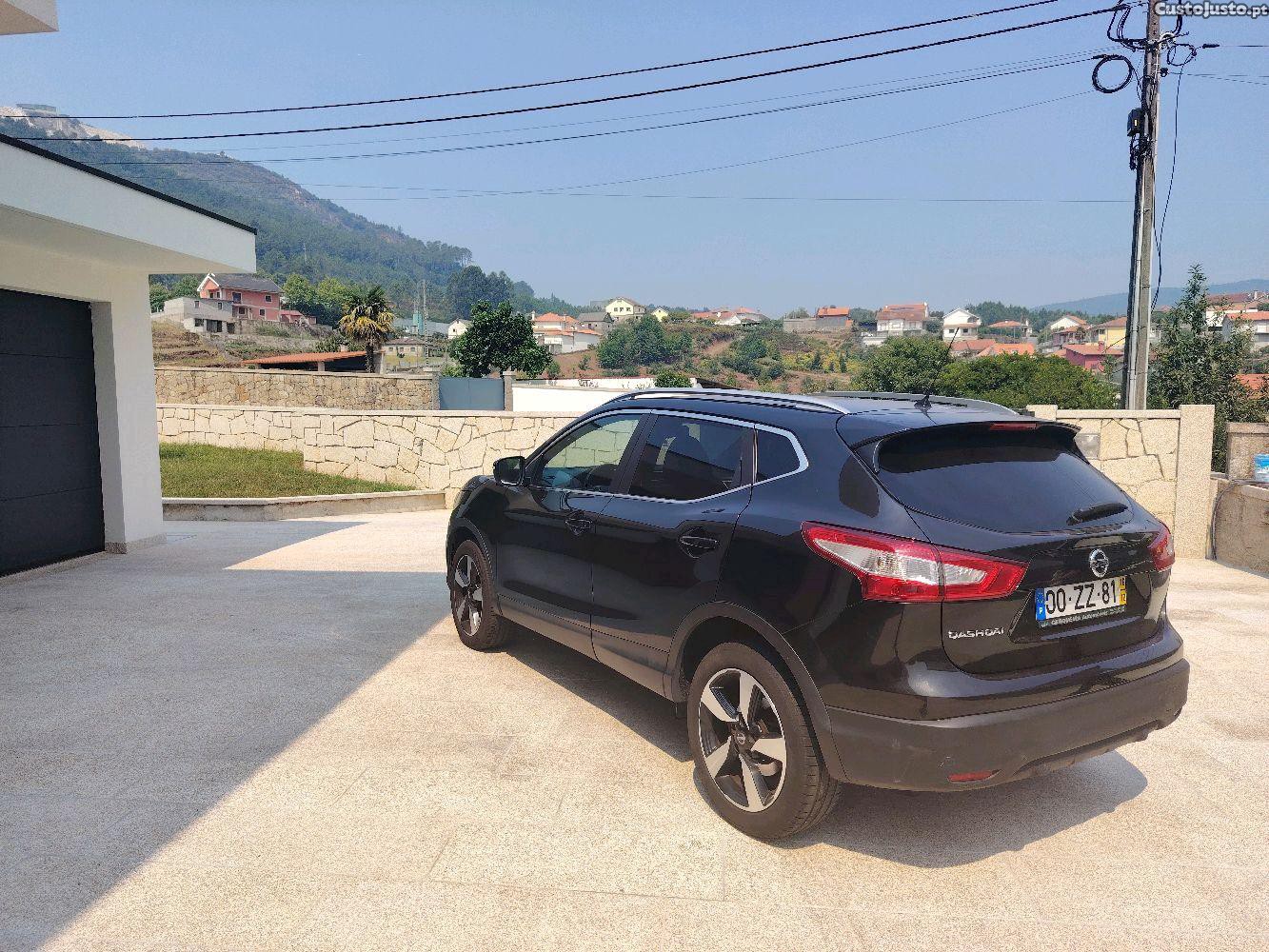Nissan Qashqai j11 com câmeras 360º e teto panorâmico — fotografia 7