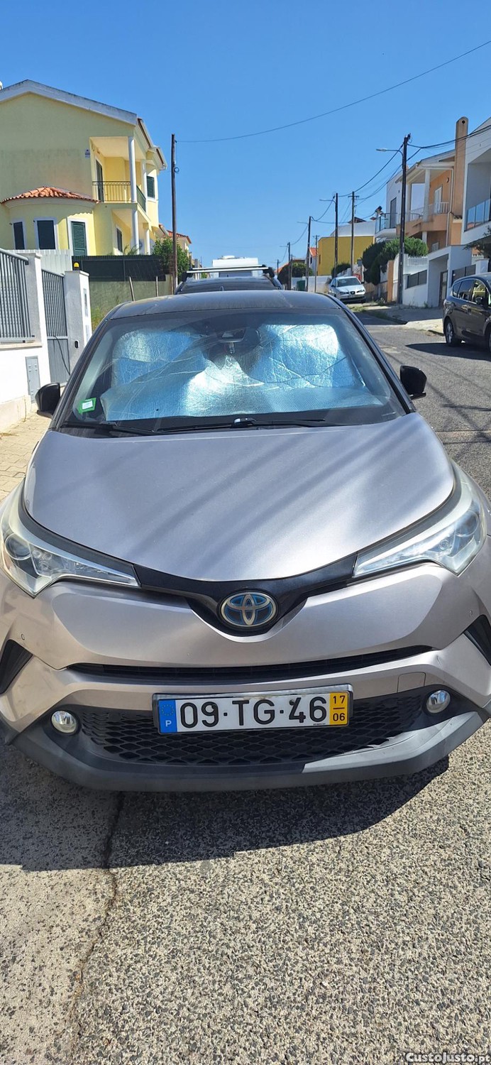 Toyota C-HR 1.8 Hybrid exclusive - 17 foto 2