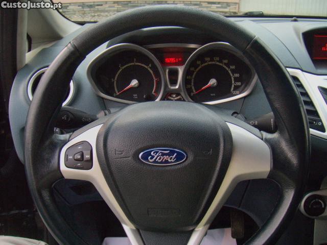 Ford Fiesta 1.4 Tdci  Titanium - 10 foto 3