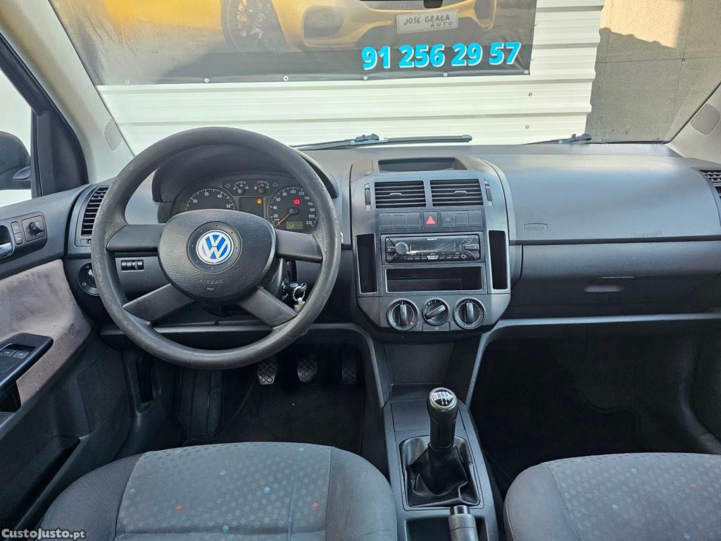 Volkswagen Polo 1.2i 16v 65Cv 200.000Km 06/2002 — fotografia 4