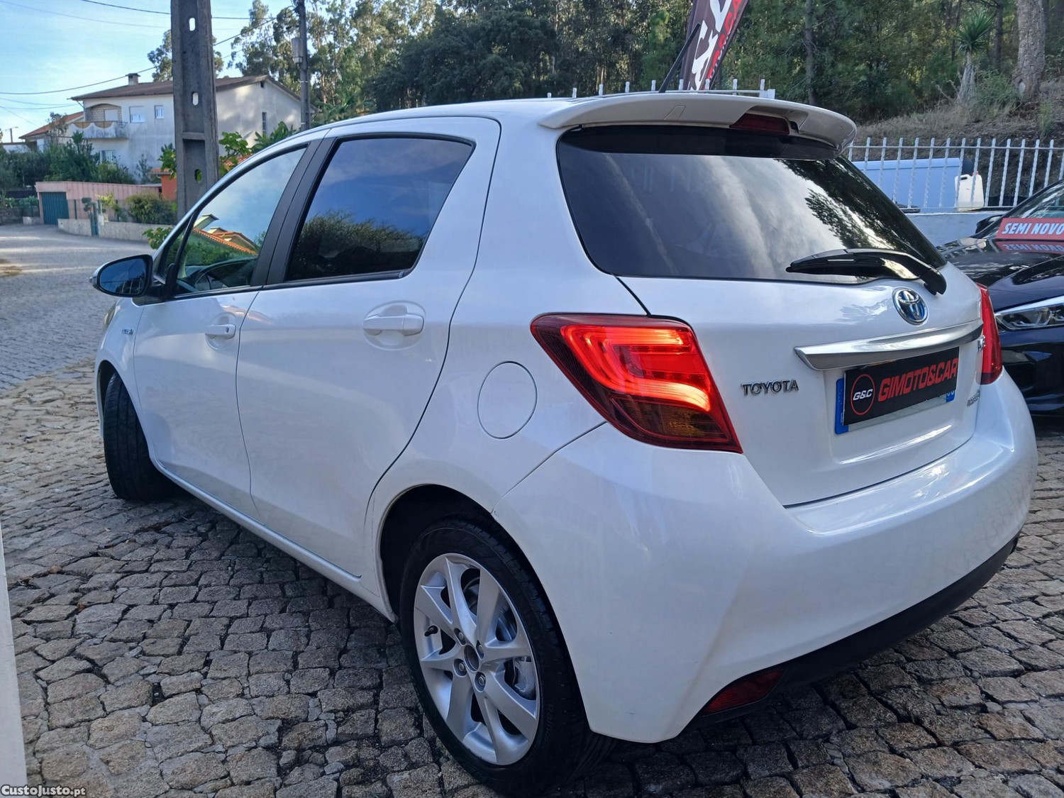 Toyota Yaris exclusive — photo 5