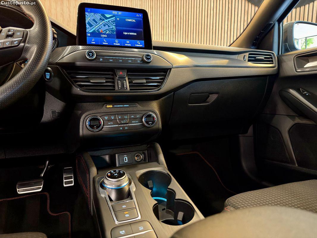 Ford Focus SW 1.0 EcoBoost ST-Line Aut. — fotografia 8