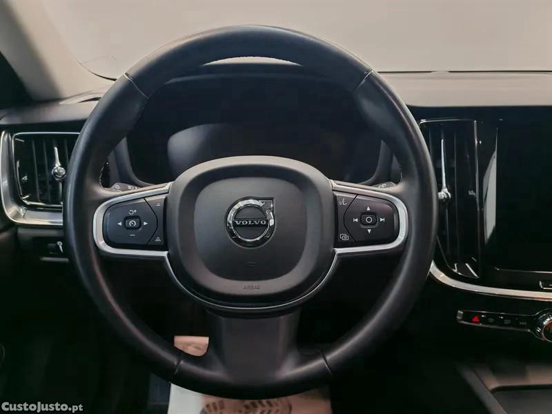 Volvo V60 2.0 B4 Momentum Gear — fotografia 12