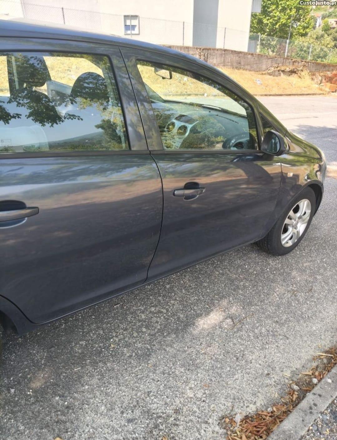 Opel Corsa 1200 — photo 4