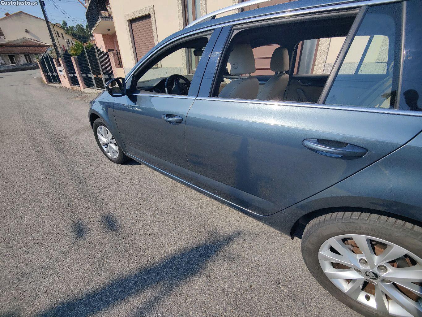 Skoda Octavia 1.6 TDI — fotografia 8