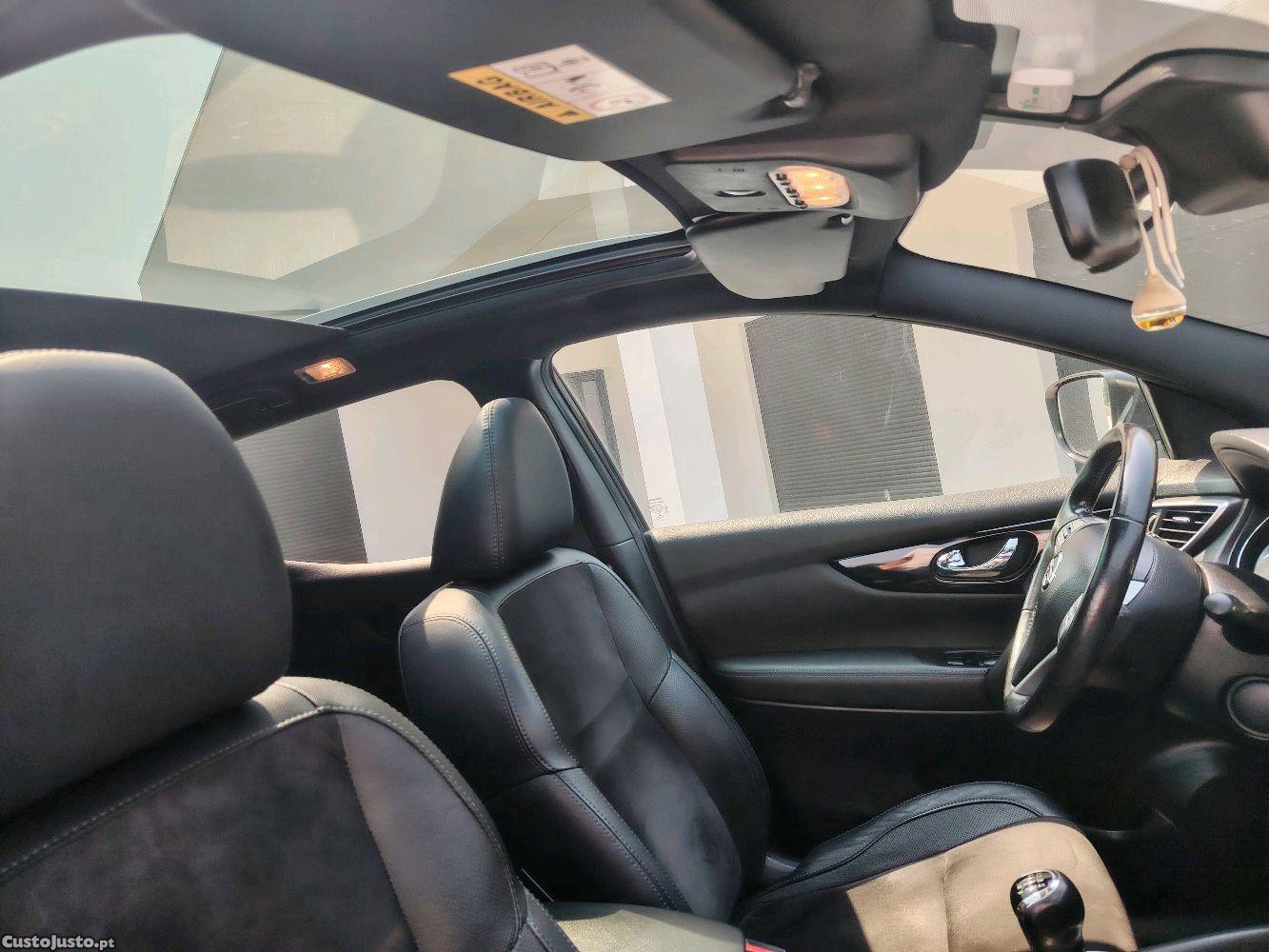 Nissan Qashqai j11 com câmeras 360º e teto panorâmico — fotografia 4