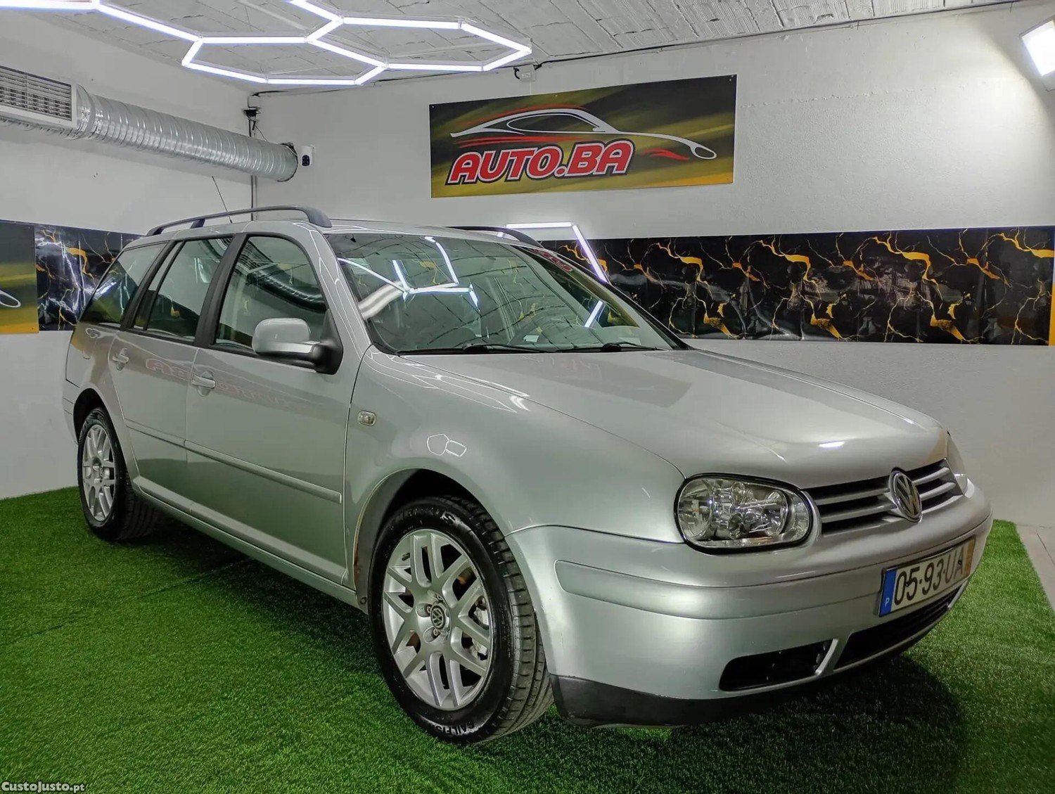 Volkswagen Golf 1.9 TDi Highline — fotografia 20