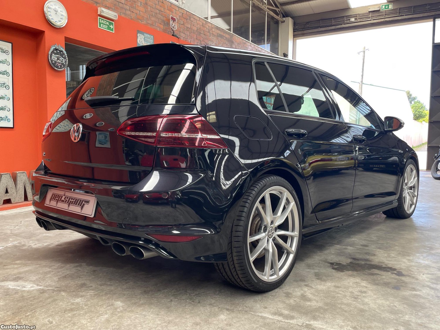 VW Golf R - 16 — photo 5