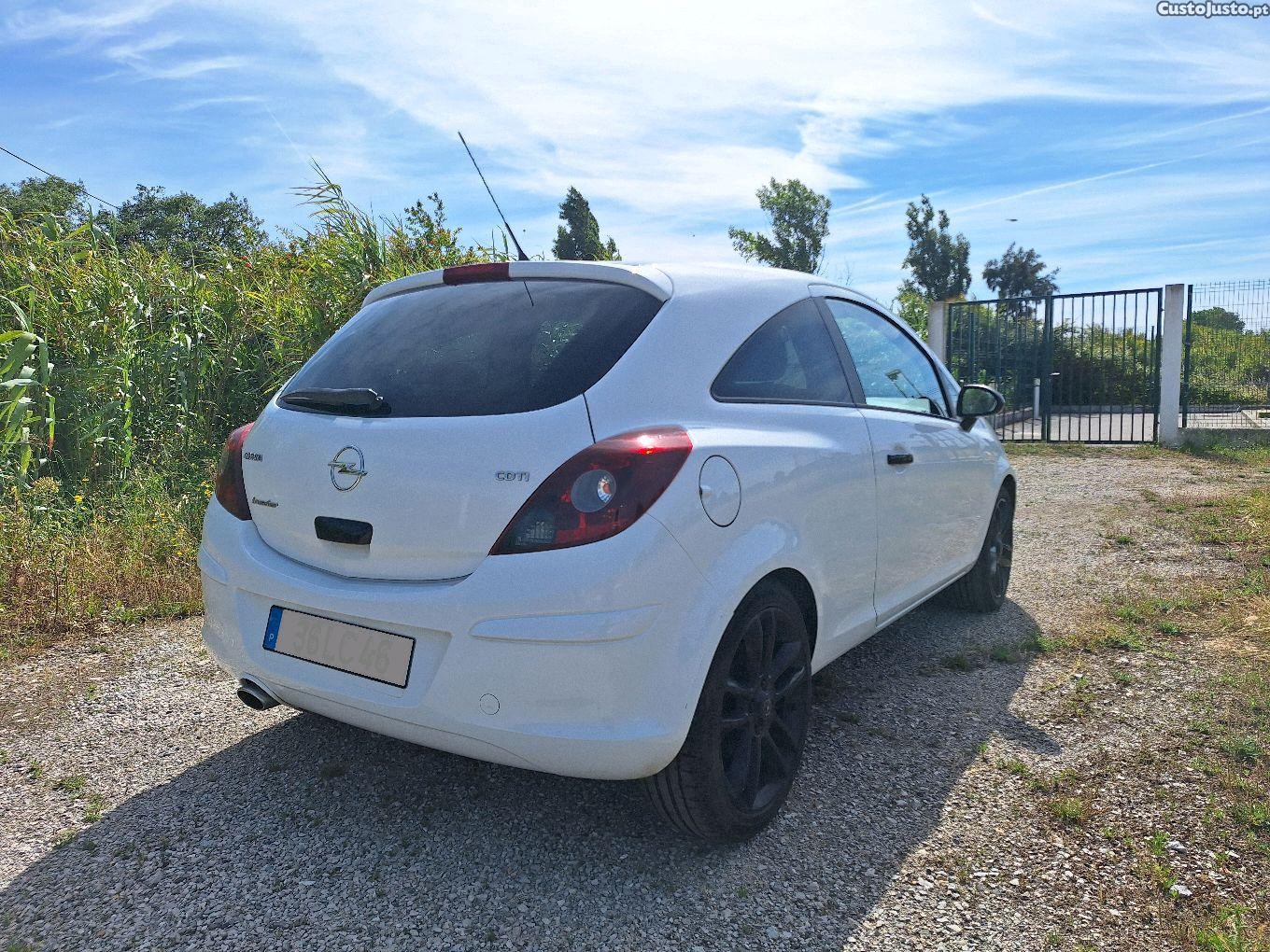 Opel Corsa D 1.3 CDTi Black Edition — fotografia 8