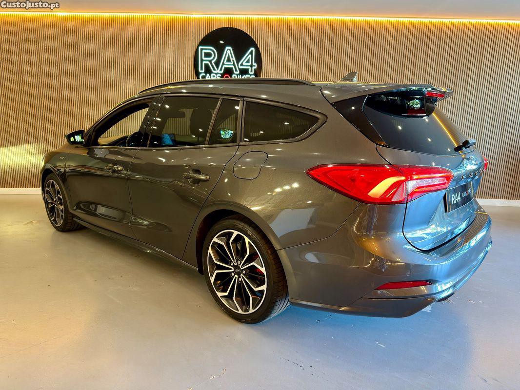 Ford Focus SW 1.0 EcoBoost ST-Line Aut. — fotografia 6