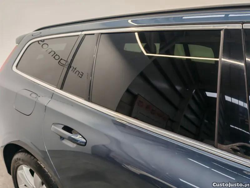 Volvo V60 2.0 B4 Momentum Gear — fotografia 11