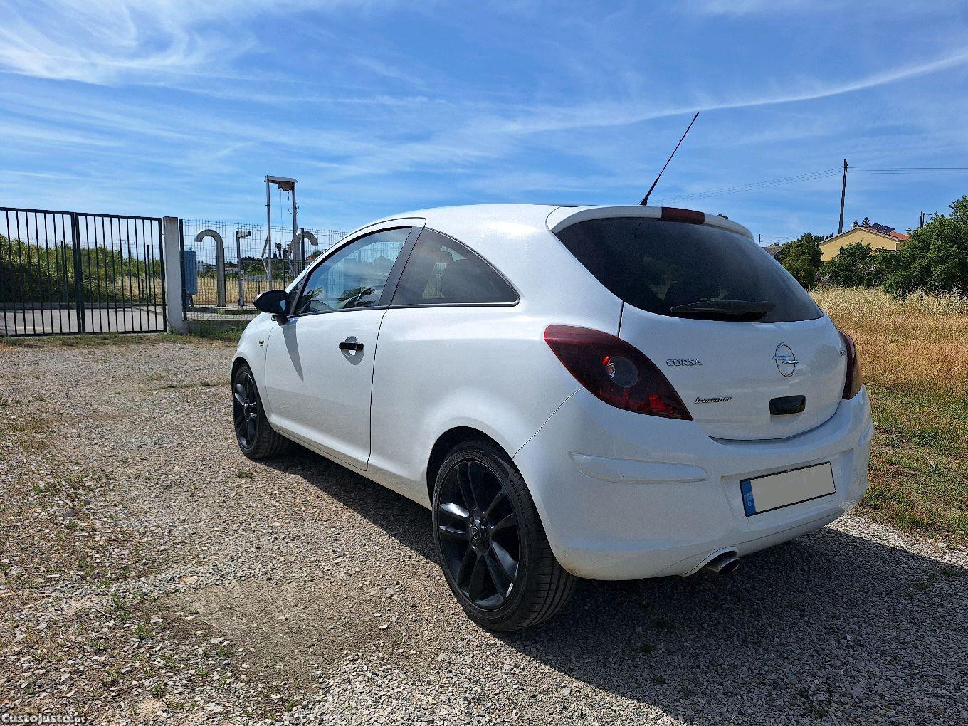 Opel Corsa D 1.3 CDTi Black Edition — fotografia 10