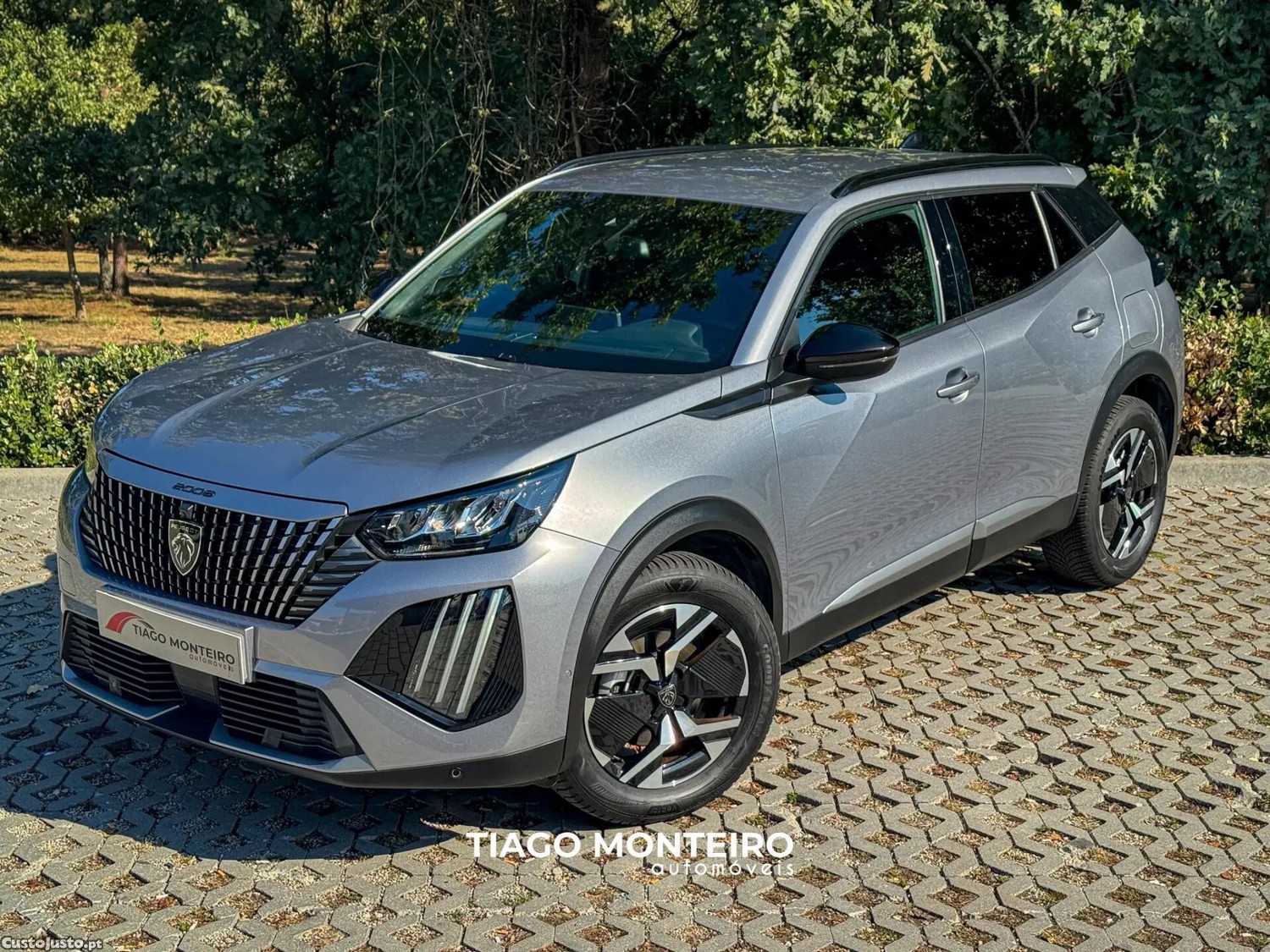 Peugeot 2008 1.2 Hybrid Allure e-DCS6 — fotografia 13