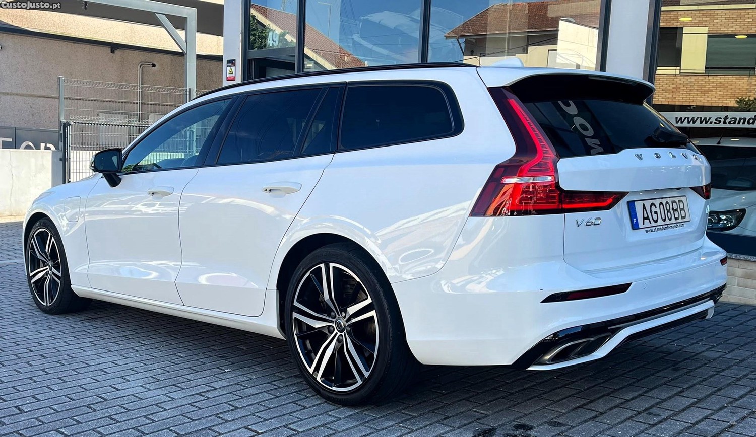 Volvo V60 2.0 T6 AWD TE R-Design Expression — fotografia 18
