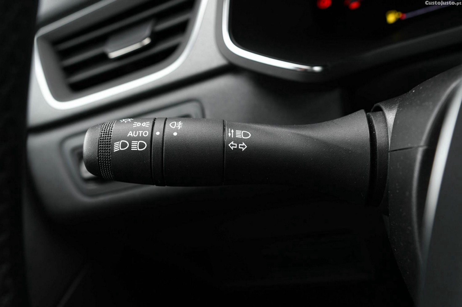 Renault Captur 1.0 TCe Techno — fotografia 8