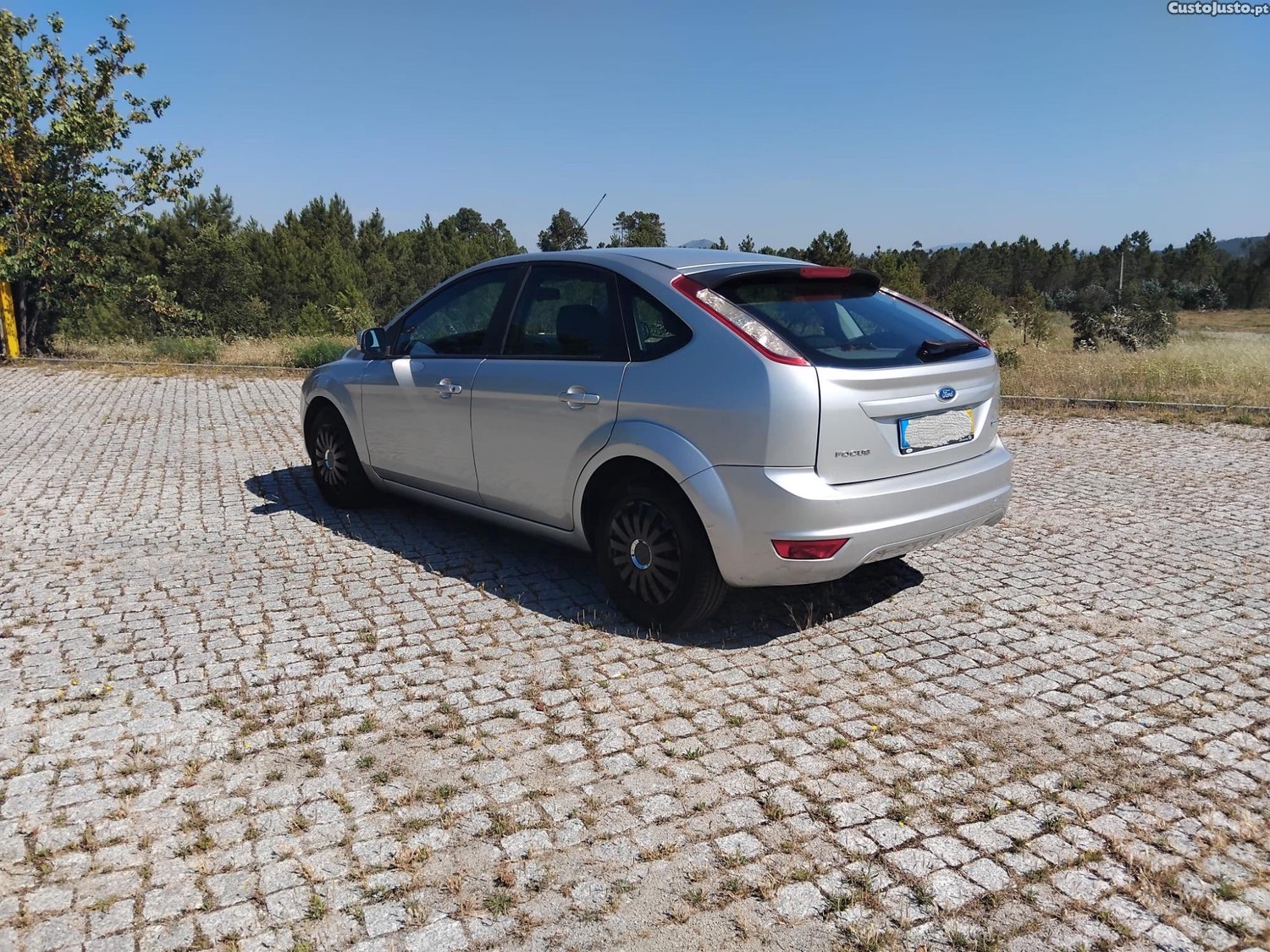 Ford Focus 1.6 TDCI ECOnetic — fotografia 6