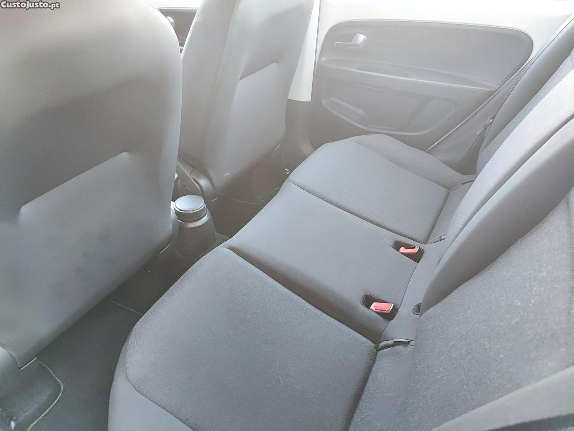 Volkswagen Up! BMT HIGH 1.0 — fotografia 2