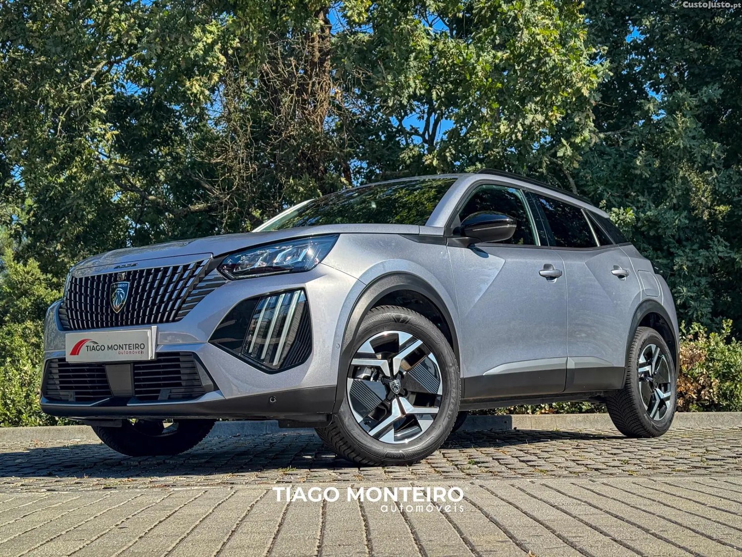 Peugeot 2008 1.2 Hybrid Allure e-DCS6 — fotografia 11