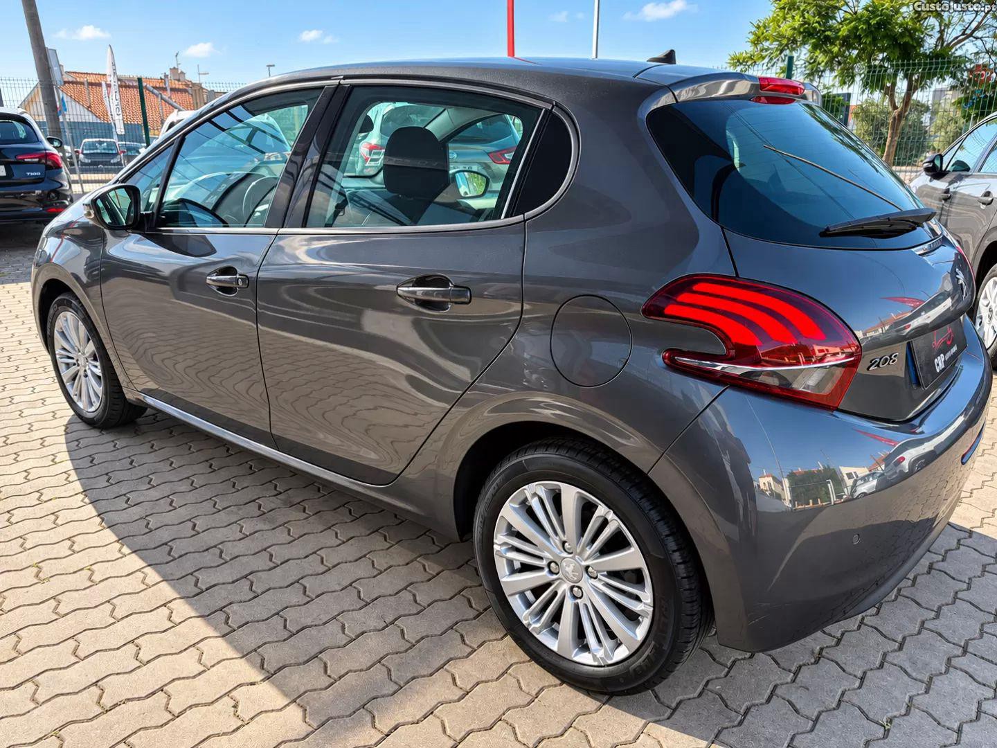 Peugeot 208 1.2 puretech allure — fotografia 5