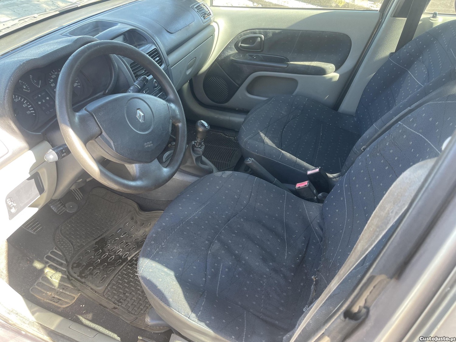 Renault Clio 1.2i — fotografia 10
