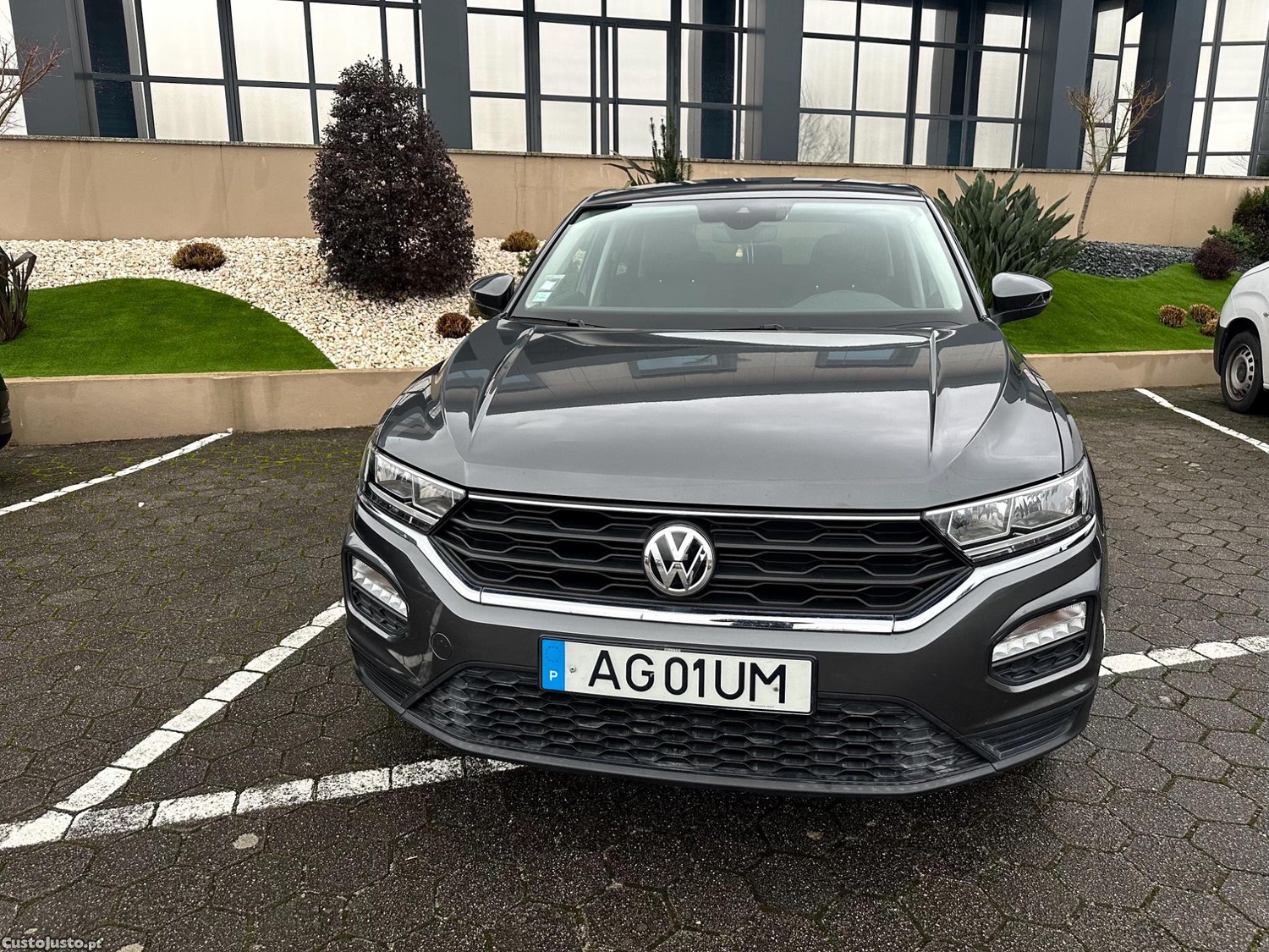 Volkswagen T-Roc 1.0 tsi — fotografia 10