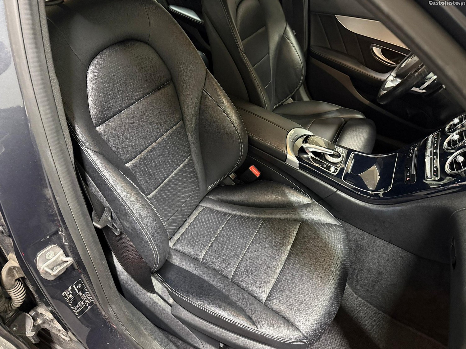 Mercedes-Benz C 300 h AMG Line — fotografia 6