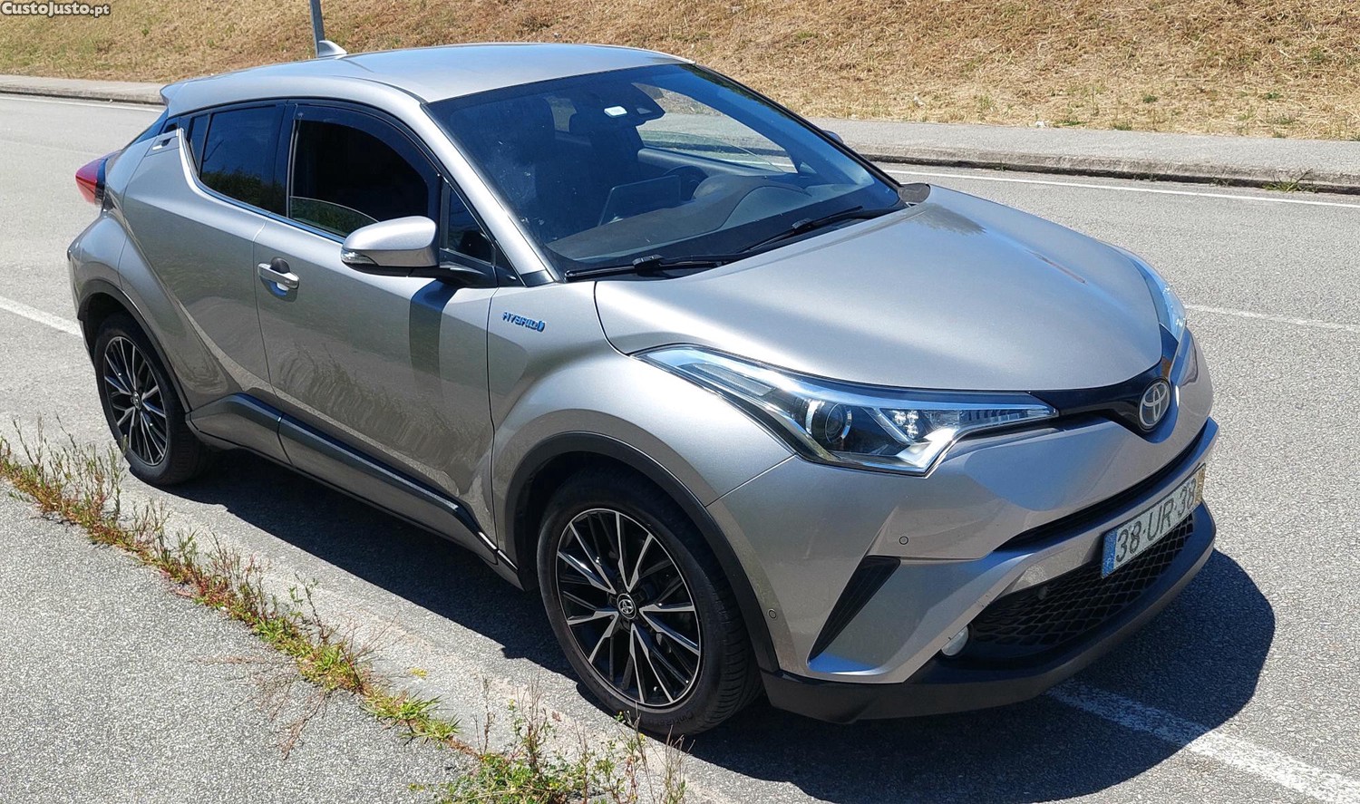 Toyota C-HR 1.8 híbrido — fotografia 3