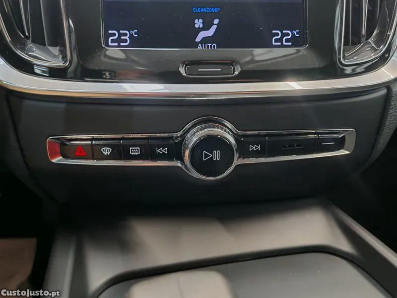 Volvo V60 2.0 B4 Momentum Gear — fotografia 7