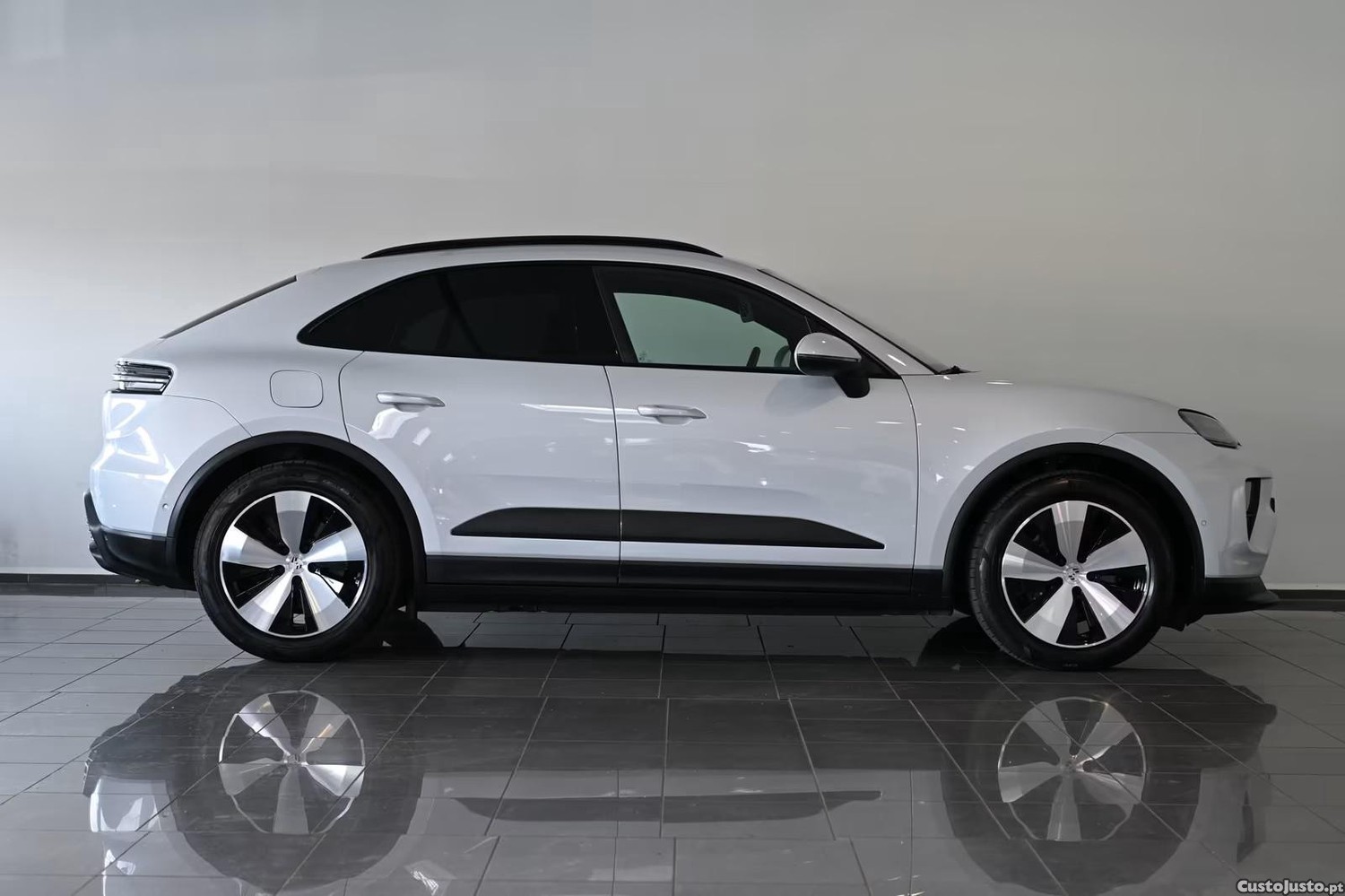 Porsche Macan 100kWh - 25 — photo 4