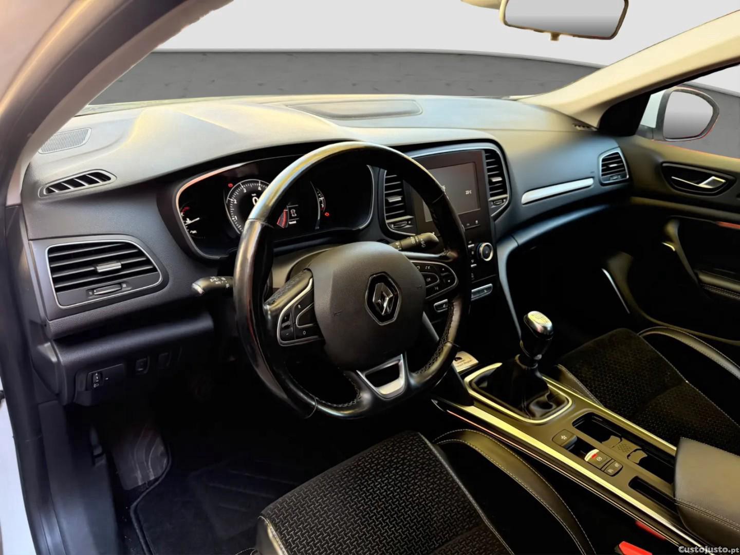 Renault Mégane ENERGY TCe 130 INTENS - 17 foto 4