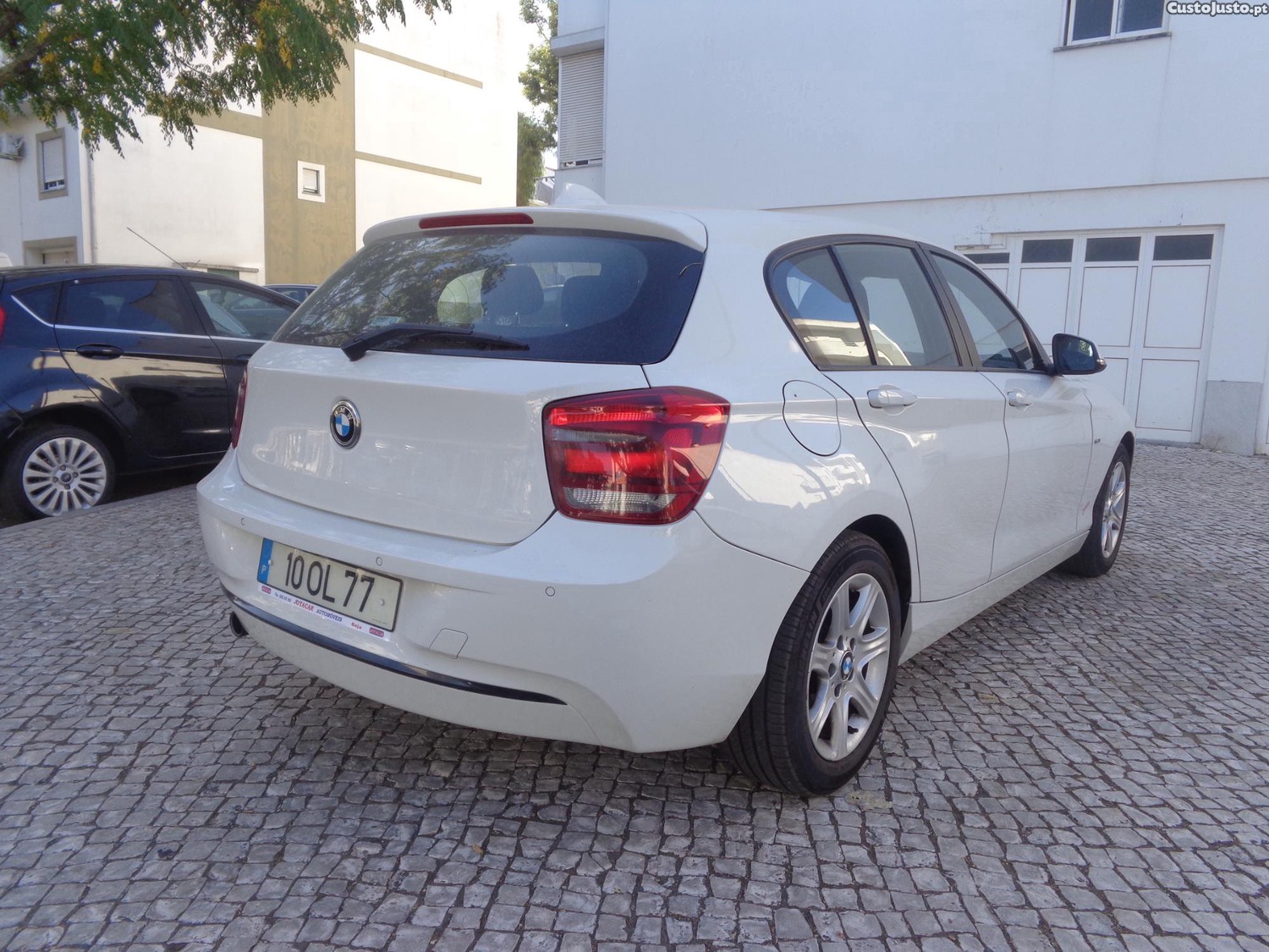 BMW 116 D Sport 5 portas — fotografia 3